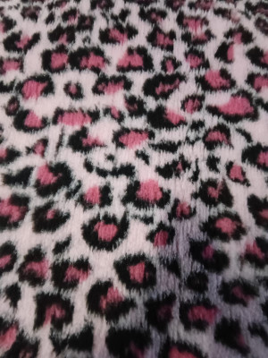 VETBED DELUXE Paklājs ar gumijotu pamatni no bieza materiāla - rozā leopards